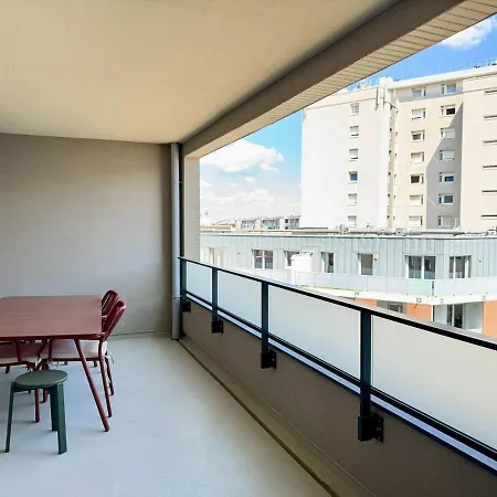 We Live Sharies A401 Apartment