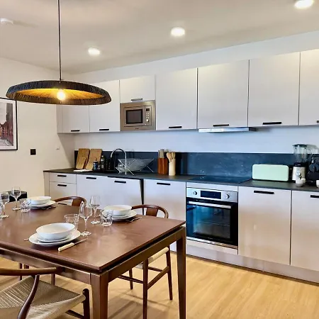 Apartment We Live Sharies A401